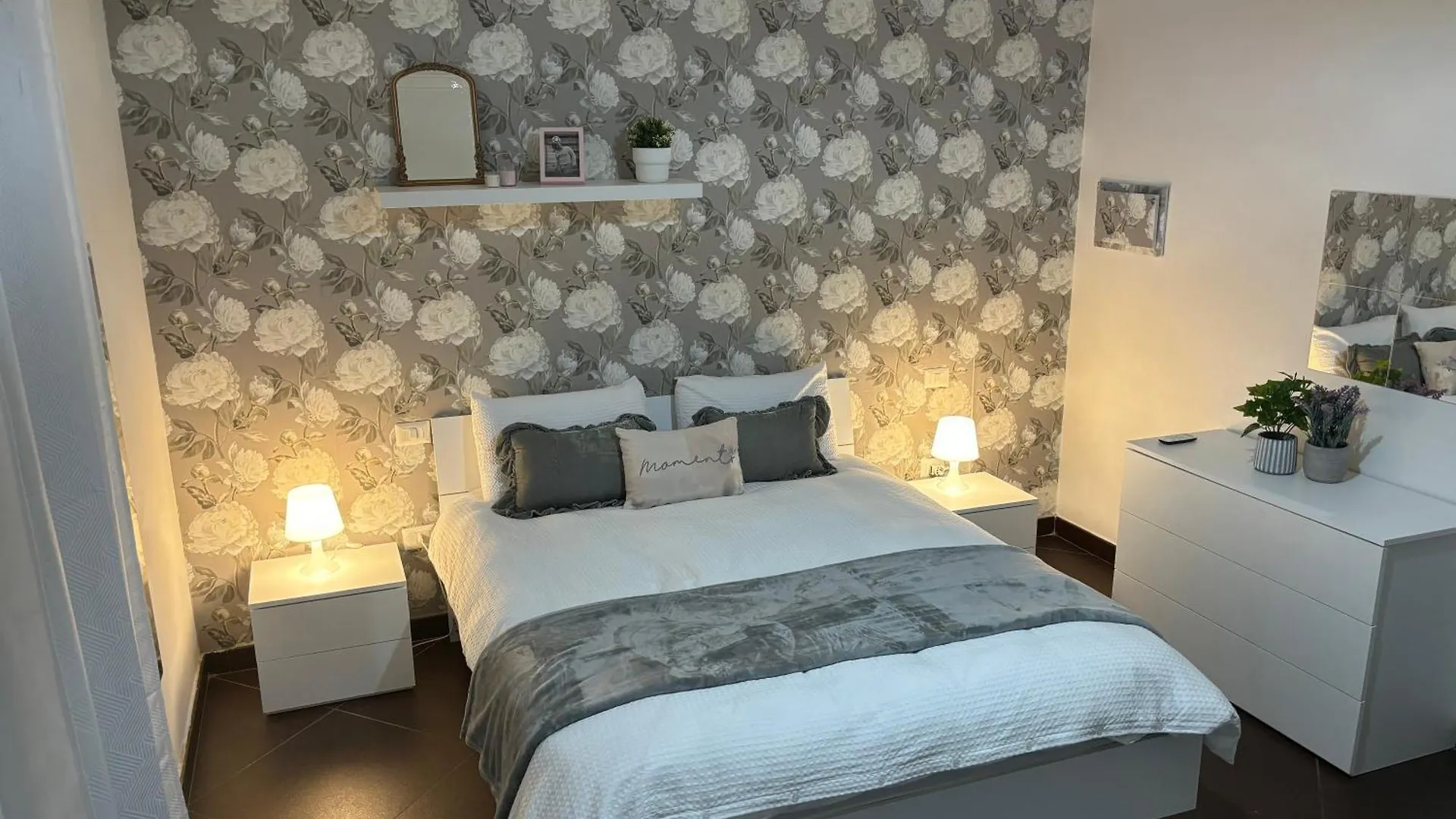 Napoli Ole Suite 0*, Naples Italy